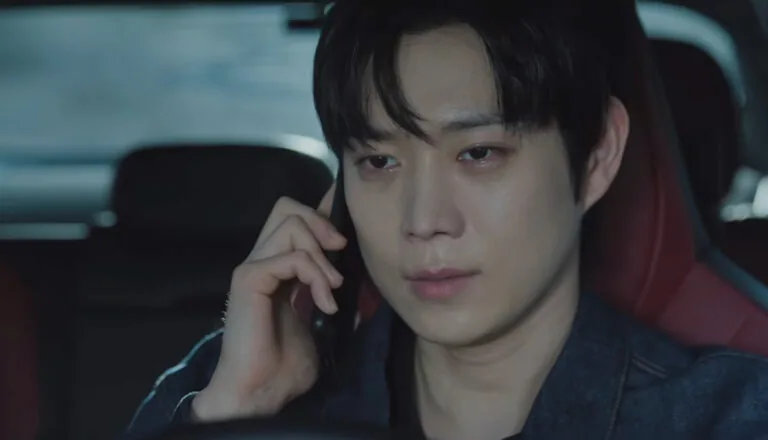 Момент из 12 серии 1 сезона