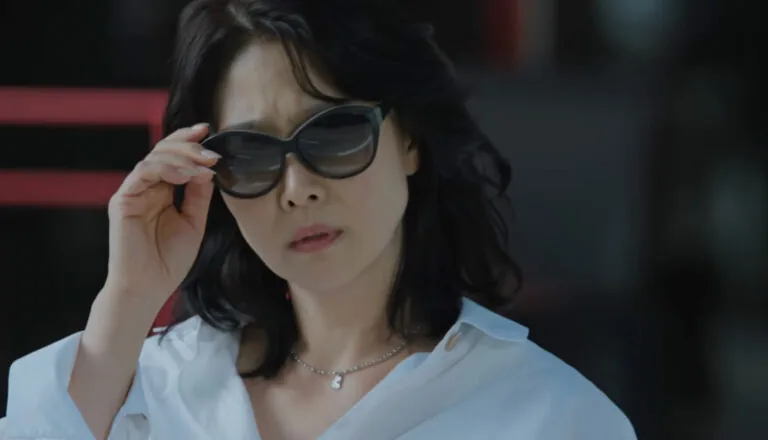 Момент из 2 серии 1 сезона