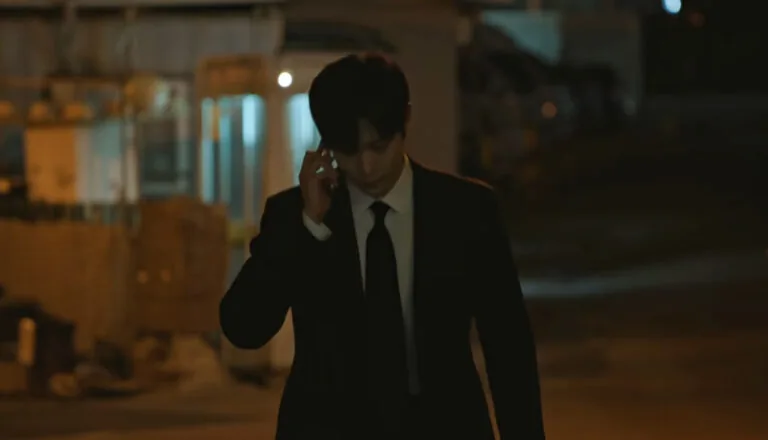 Момент из 3 серии 1 сезона